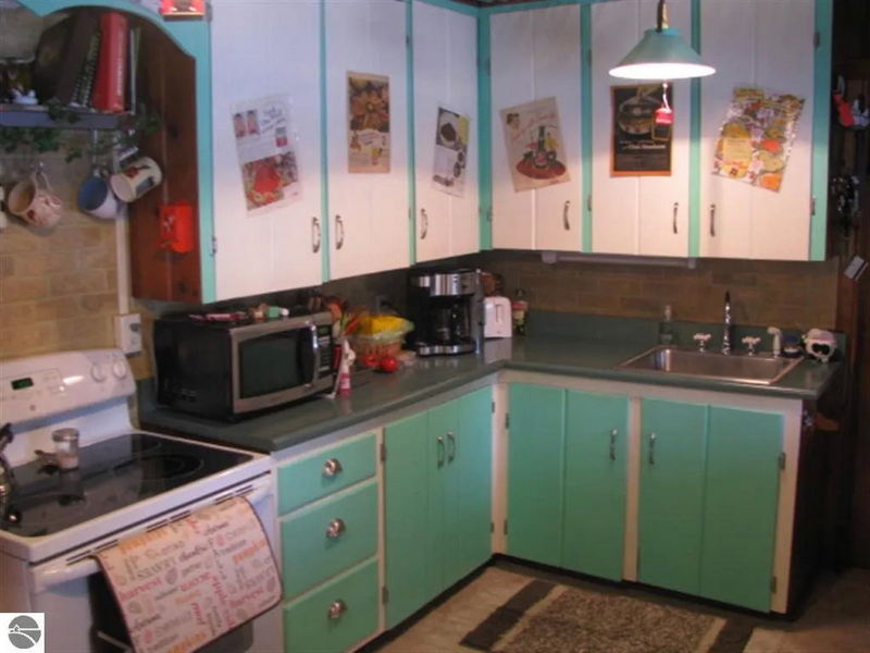 Carriage Inn (Whites Motor Court) - From Real Estate Listing (newer photo)